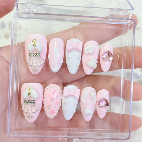 Mine-type mass-produced wearable nail art customization