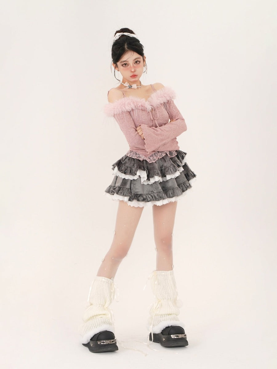 Pink one-shoulder suspender long sleeves + gray corduroy sweet skirt in winter