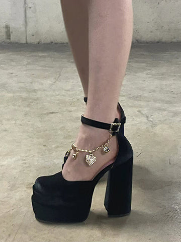 Same style black velvet heart chain high heels