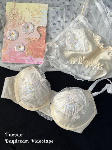 French Palace Style Embroidered Girls Love Lace Underwear Set