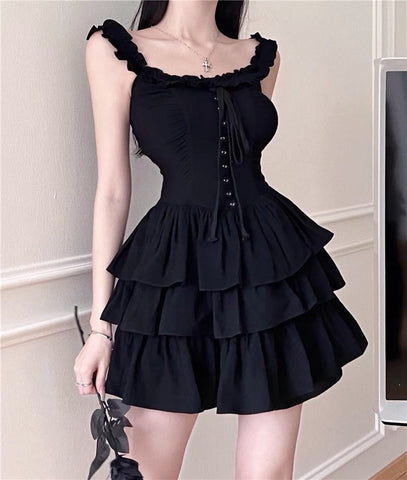 Sweet and cool hot girl style high-end black suspender dress