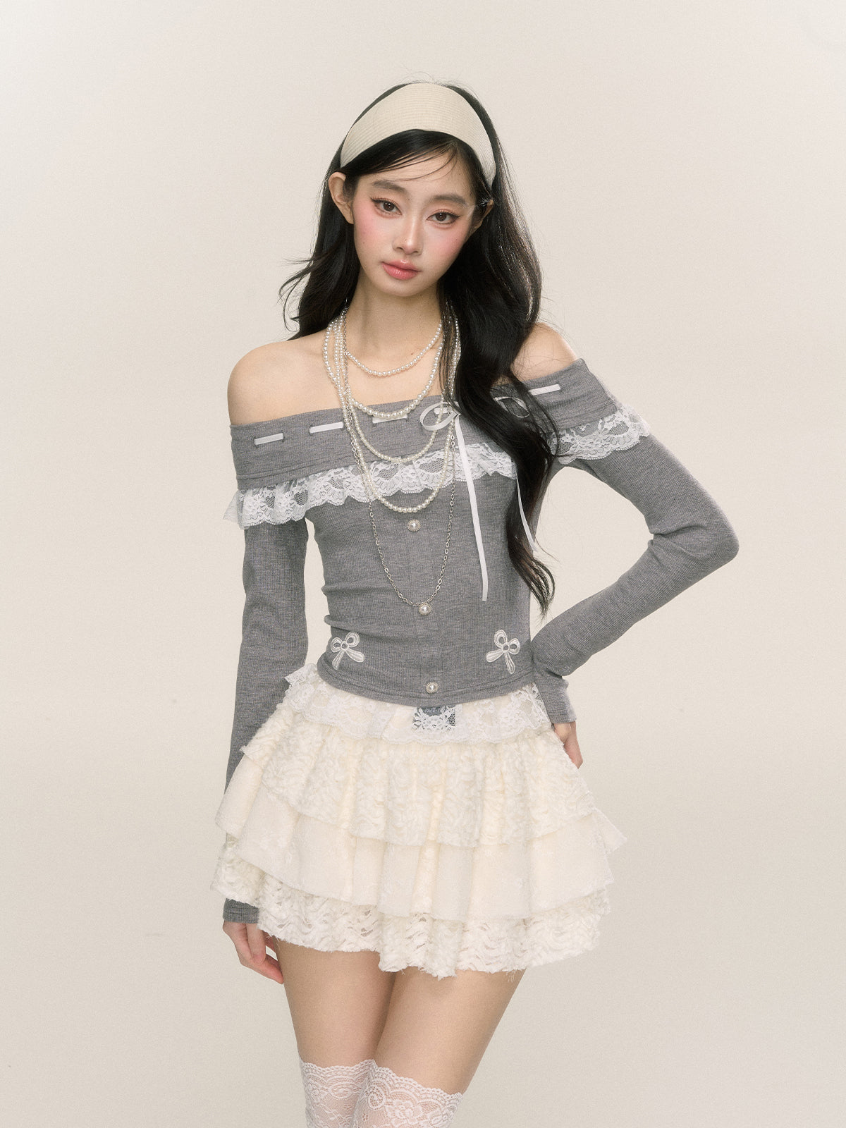 One-shoulder lace sweet spicy T-shirt