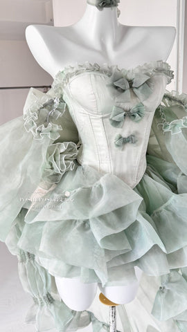 POSHEPOSE green princess style trailing dress suit