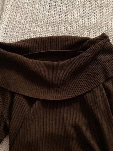 Original dark brown one-shoulder knitted soft sweater