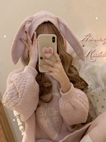 Cream color autumn and winter heart-shaped hooded Japanese girl