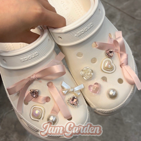 Hole Shoes Pink Ribbon Bowknot Pearl Buckle Rhinestone Heart Shoes Flower Set - Jam Garden