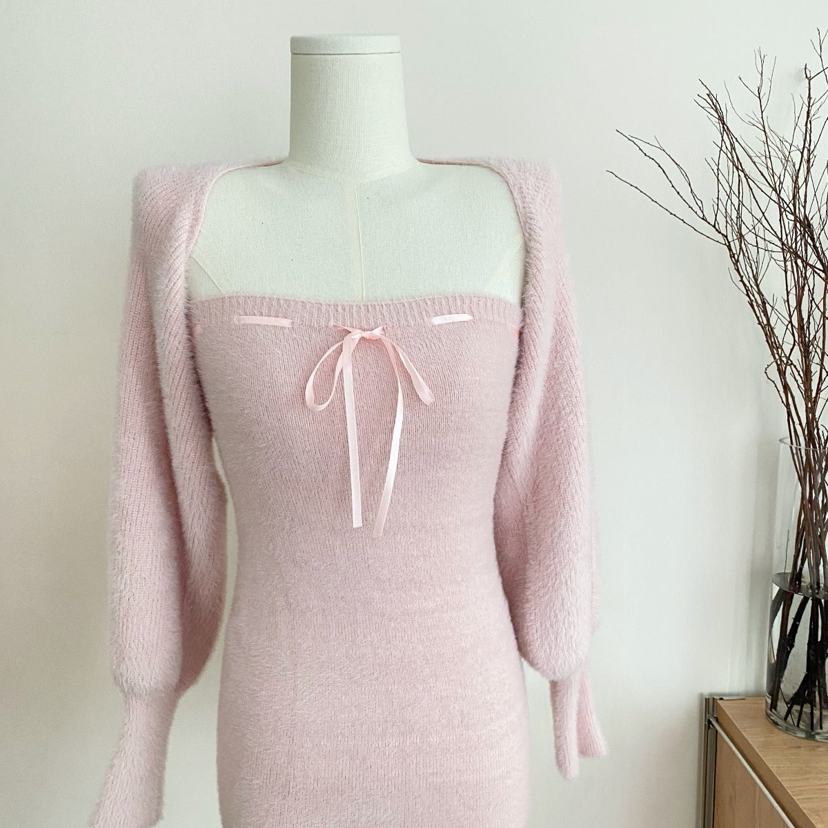 Soft And Waxy Knitted Dress With Waistband And Gentle Tube Top