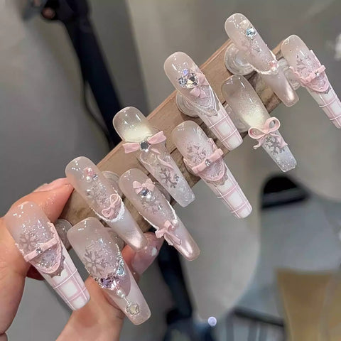 2025 new three-dimensional bow hand-made wearable nails