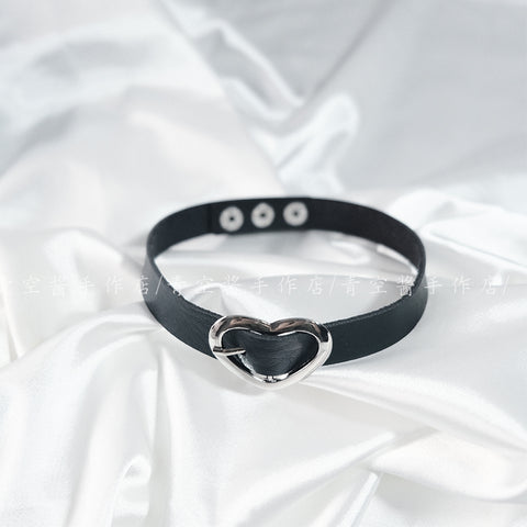 Punk Black Heart Leather Collar