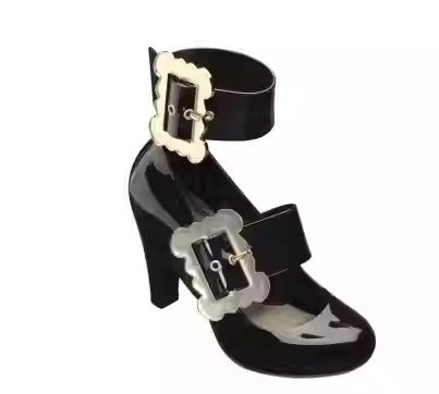 Patent leather bayonet high heels