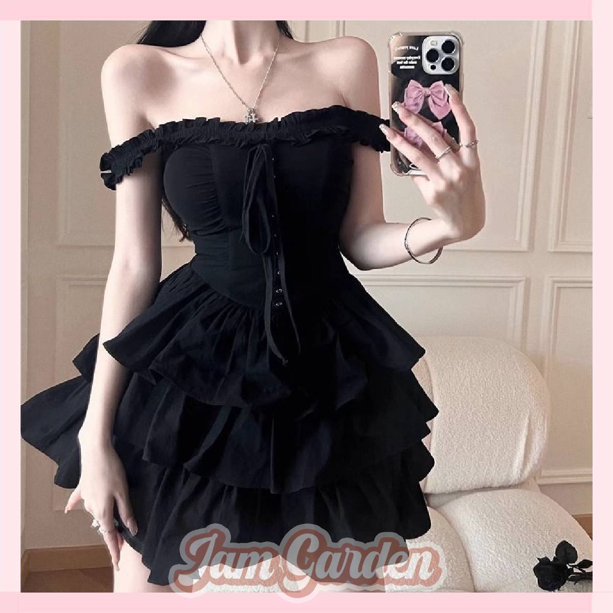 Sweet and cool hot girl style high-end black suspender dress