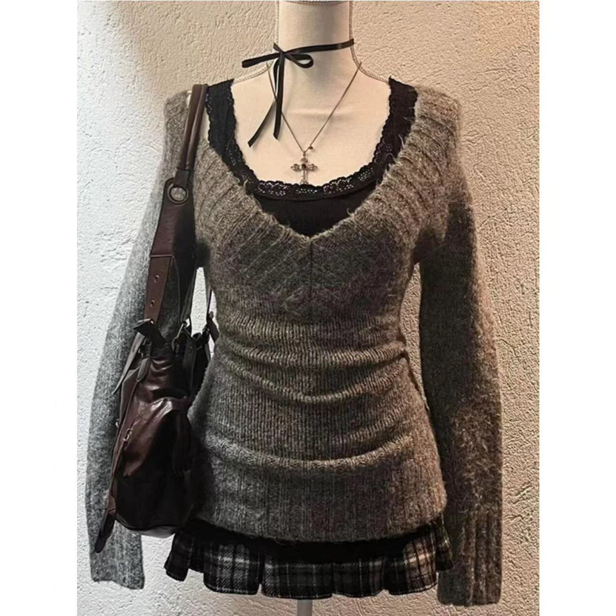 Vintage autumn and winter sweater series V-neck hot girl retro slim fit